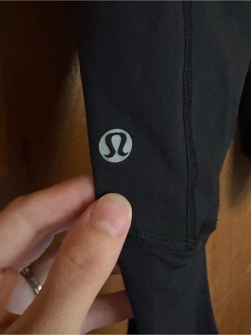 Lululemon Run Inspire Crop Leggings Size 8 Black Blue Reflective Running Capri - Picture 4 of 5